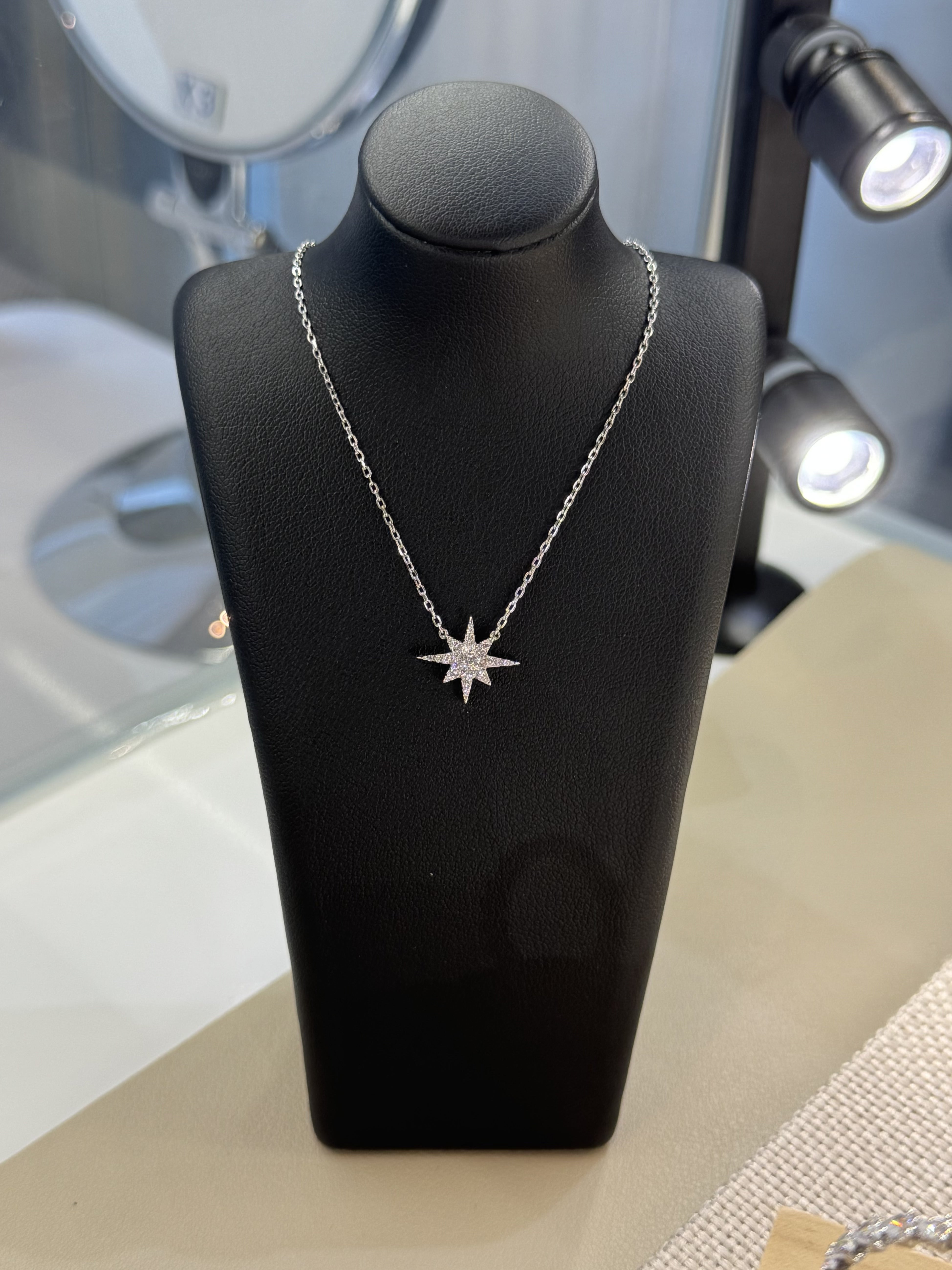 Étoile Necklace